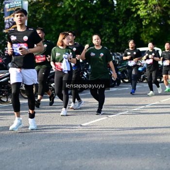 Runner Photo 4143613