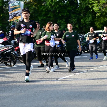 Runner Photo 4143614