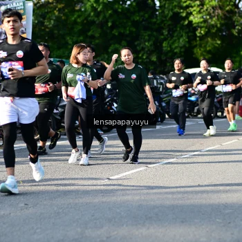 Runner Photo 4143615