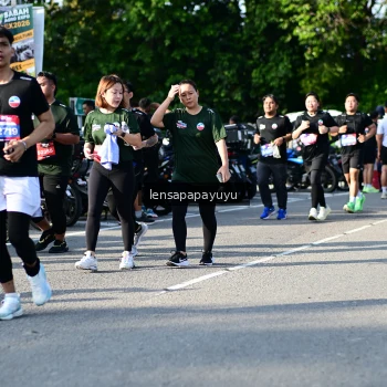 Runner Photo 4143617