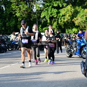 Runner Photo 4143626