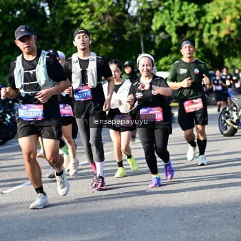 Runner Photo 4143629