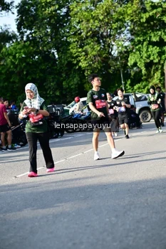 Runner Photo 4143637