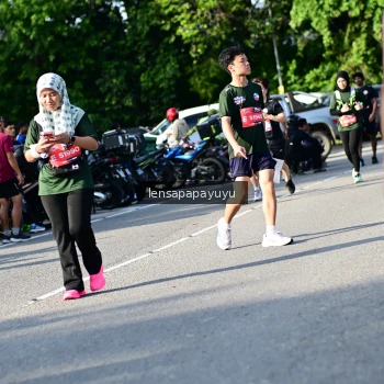 Runner Photo 4143639