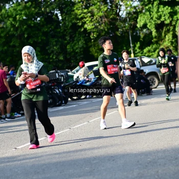 Runner Photo 4143642