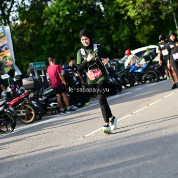 Runner Photo 4143645