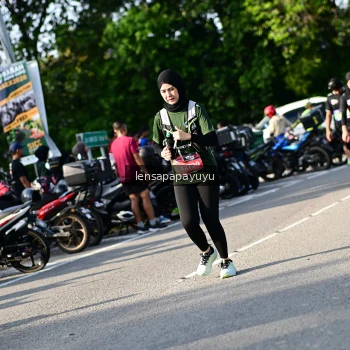 Runner Photo 4143646