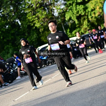 Runner Photo 4143654