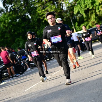 Runner Photo 4143657