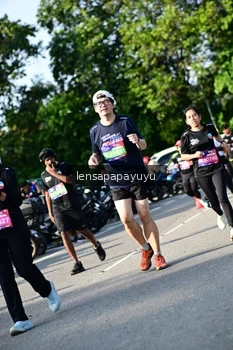 Runner Photo 4143665