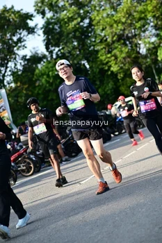 Runner Photo 4143668
