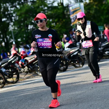 Runner Photo 4143675
