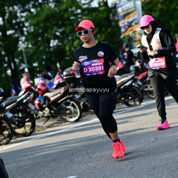 Runner Photo 4143676