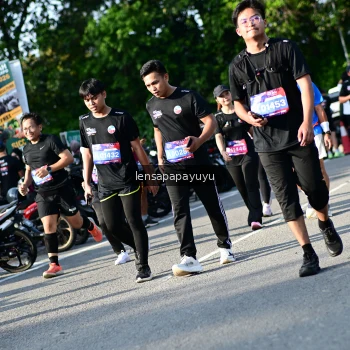 Runner Photo 4143691