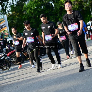 Runner Photo 4143693