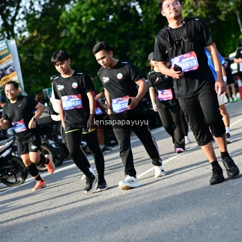 Runner Photo 4143694
