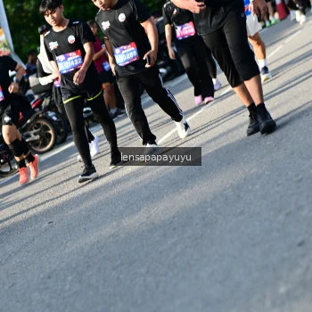 Runner Photo 4143696