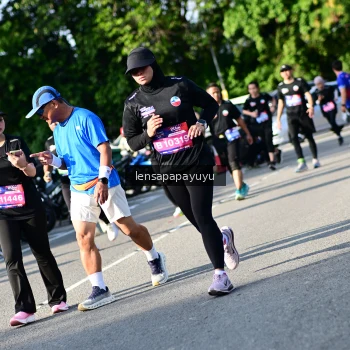 Runner Photo 4143700