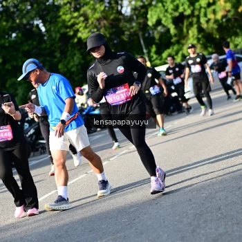 Runner Photo 4143701
