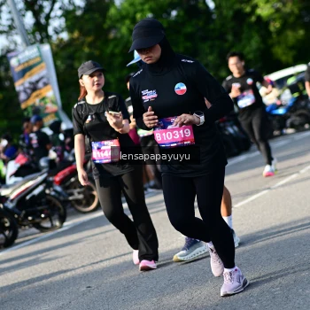 Runner Photo 4143705