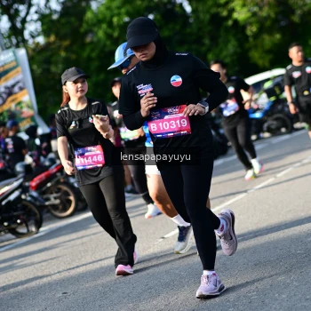 Runner Photo 4143706