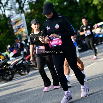 Runner Photo 4143707
