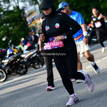 Runner Photo 4143708