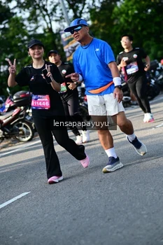 Runner Photo 4143710