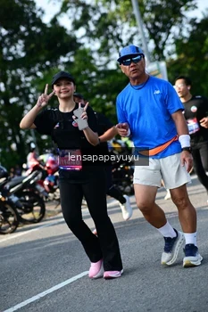 Runner Photo 4143715