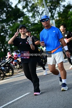 Runner Photo 4143716