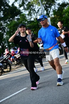Runner Photo 4143717