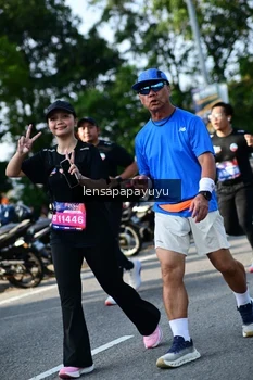 Runner Photo 4143721