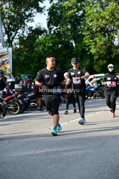 Runner Photo 4143723