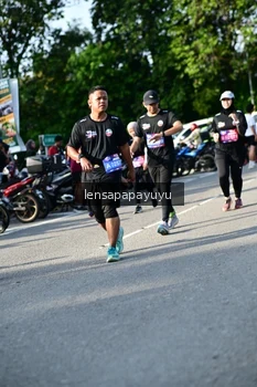 Runner Photo 4143725