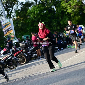 Runner Photo 4143728