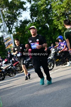 Runner Photo 4143741