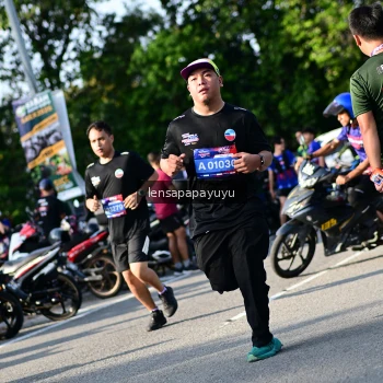 Runner Photo 4143742
