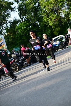 Runner Photo 4143746