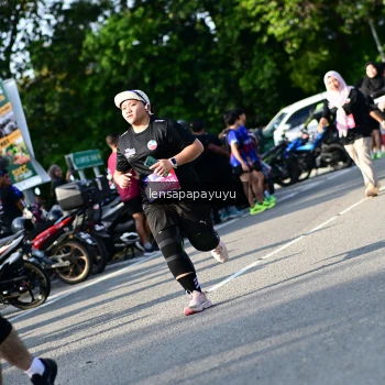 Runner Photo 4143749