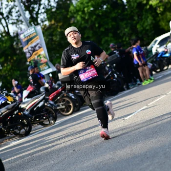Runner Photo 4143752