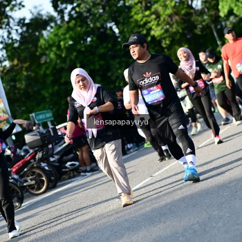 Runner Photo 4143759