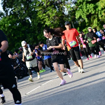 Runner Photo 4143764