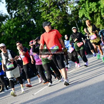 Runner Photo 4143773