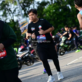 Runner Photo 4143792