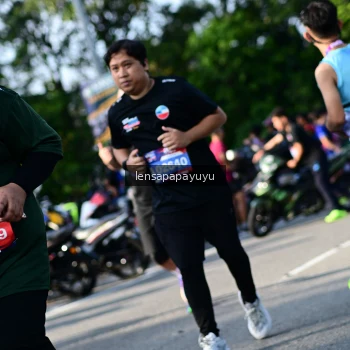 Runner Photo 4143794