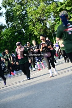 Runner Photo 4143812