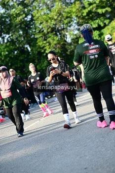 Runner Photo 4143815