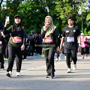 Runner Photo 4143824