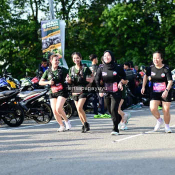 Runner Photo 4143842