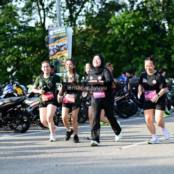 Runner Photo 4143845